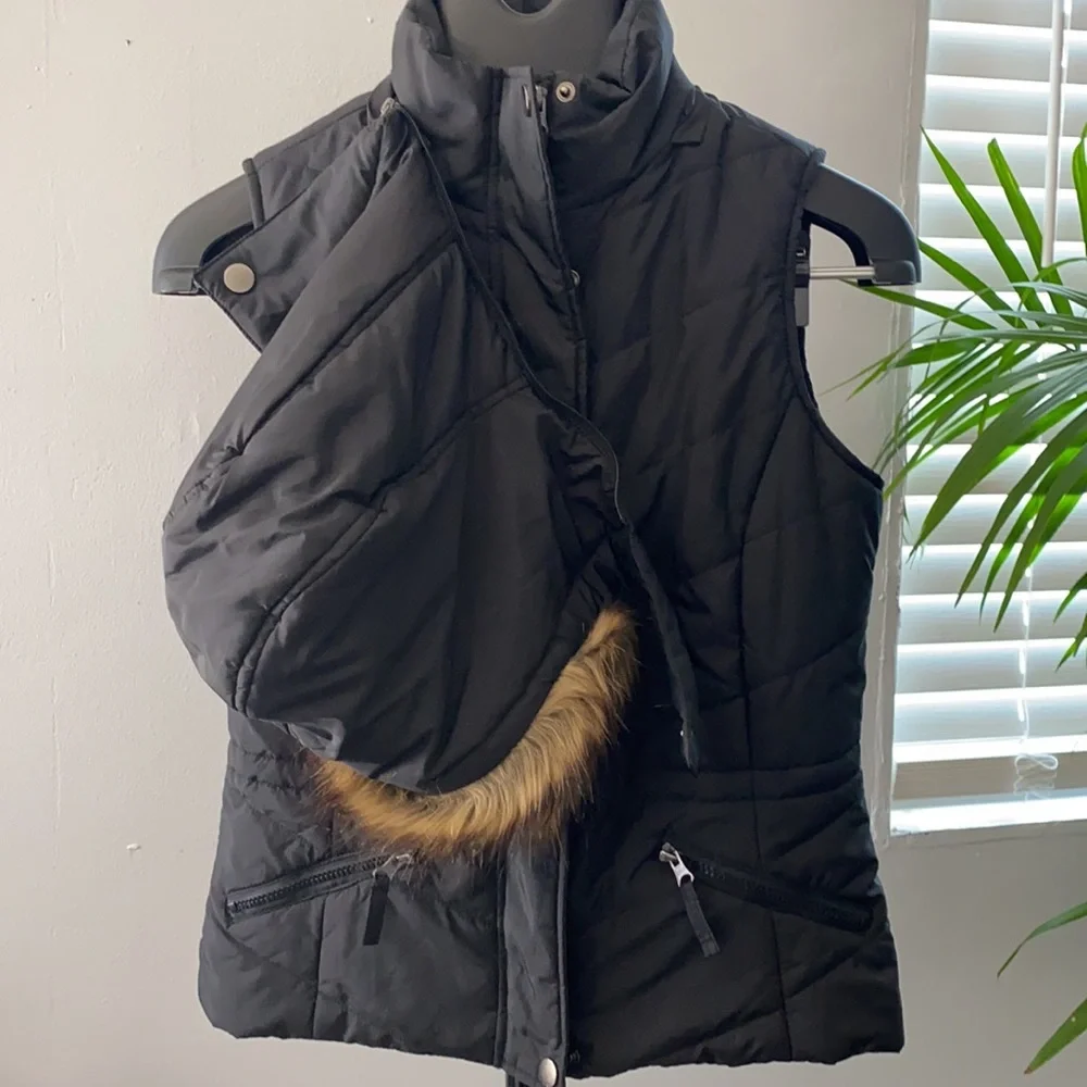 American Rag Women's Fur-Trim Removable Hood Insulated Puffer Vest - Picture 11 of 15
